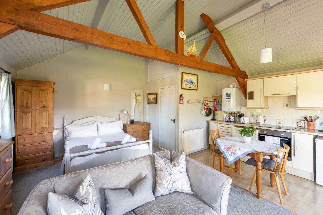 Beautiful Cottage With Stunning Views In Box Box  Zewnętrze zdjęcie